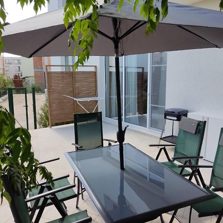 Las Brisas Garden Apartment Burgas Exteriör bild
