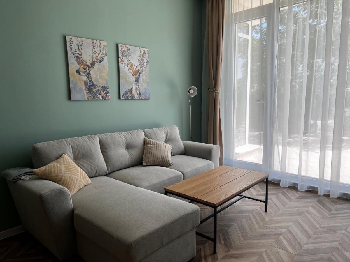 Las Brisas Garden Apartment Burgas Exteriör bild
