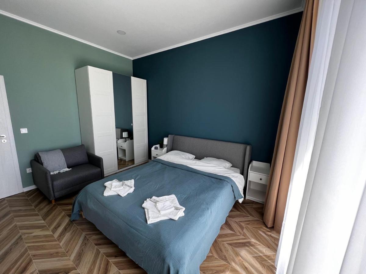 Las Brisas Garden Apartment Burgas Exteriör bild