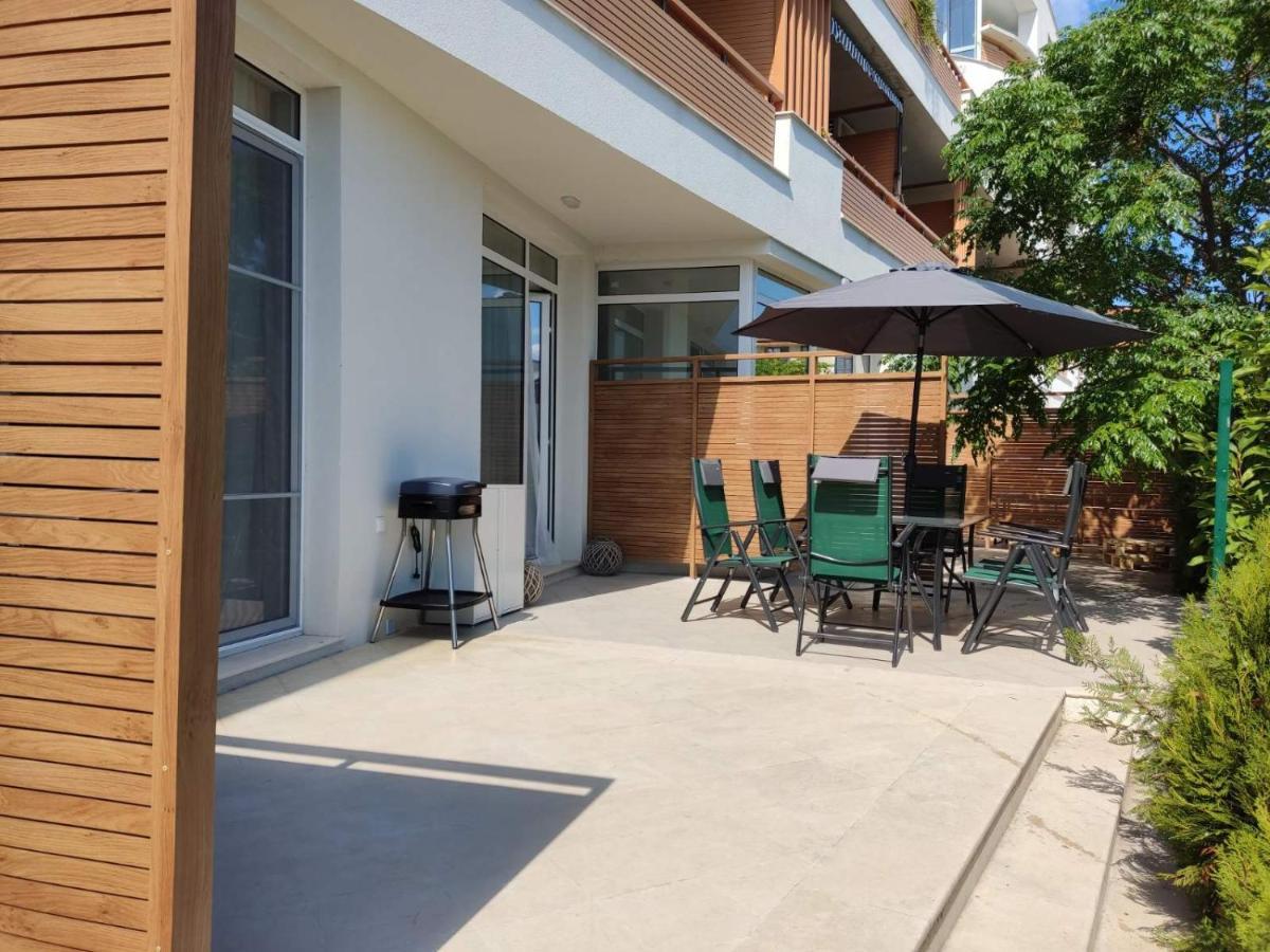 Las Brisas Garden Apartment Burgas Exteriör bild