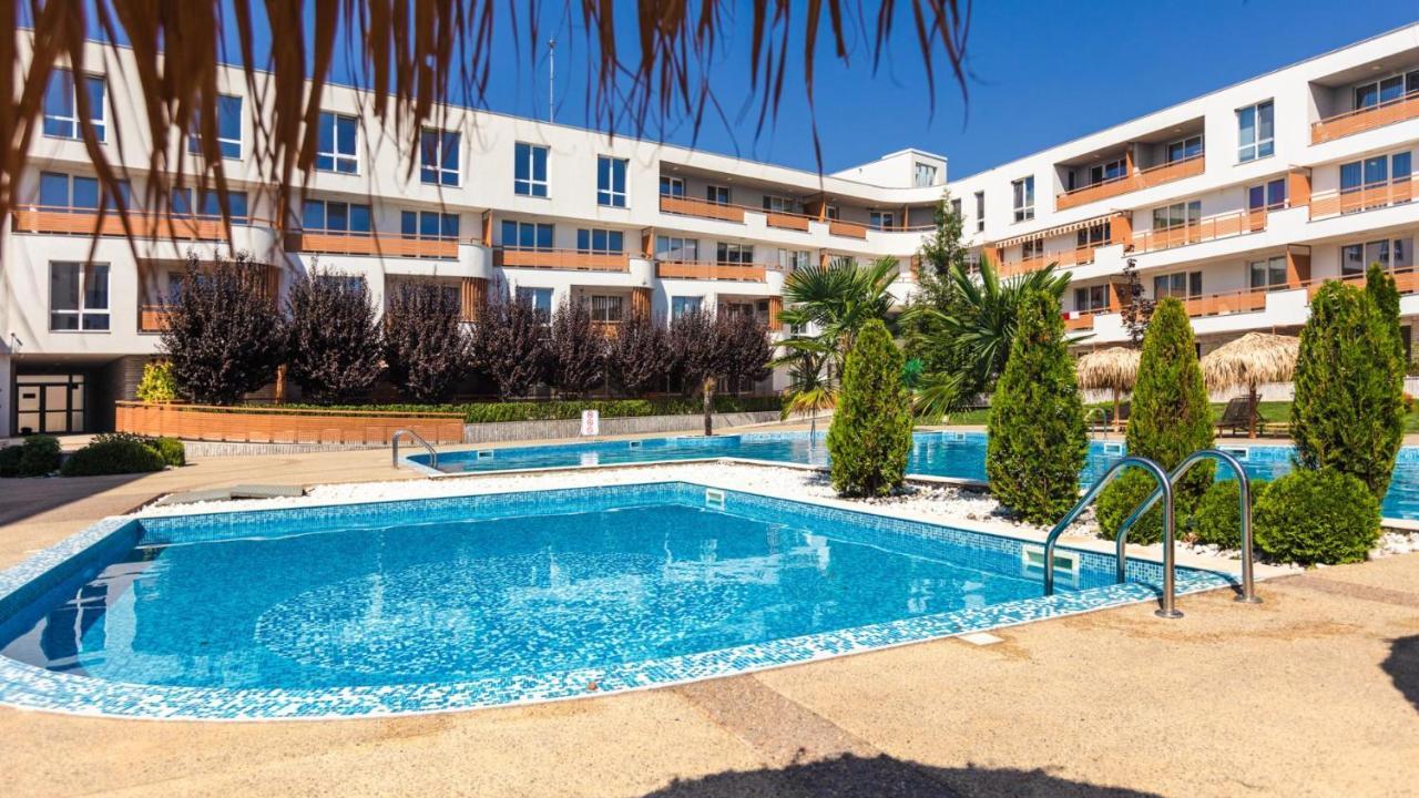 Las Brisas Garden Apartment Burgas Exteriör bild