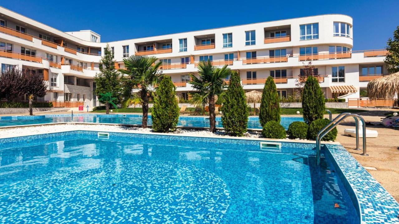 Las Brisas Garden Apartment Burgas Exteriör bild